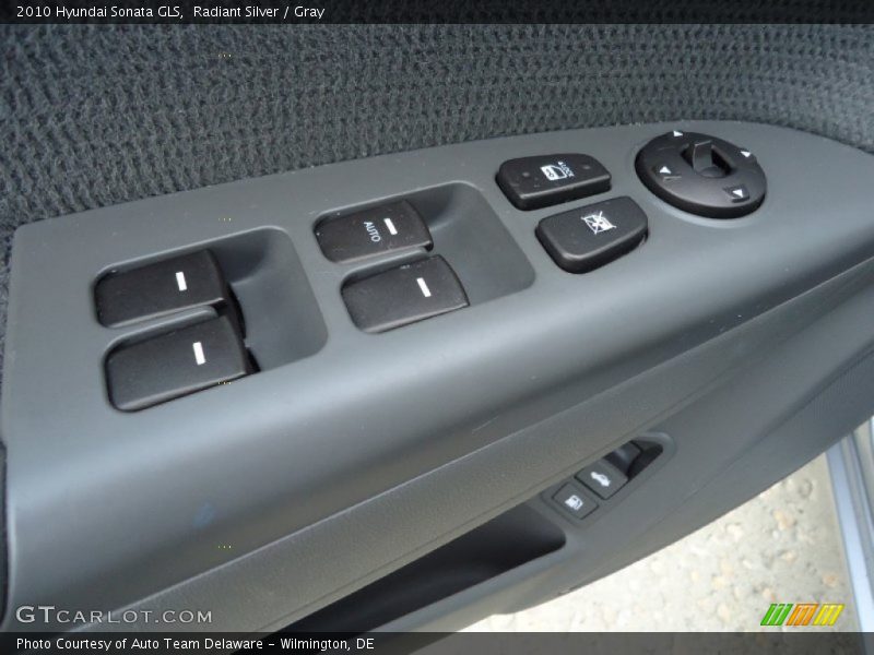 Radiant Silver / Gray 2010 Hyundai Sonata GLS