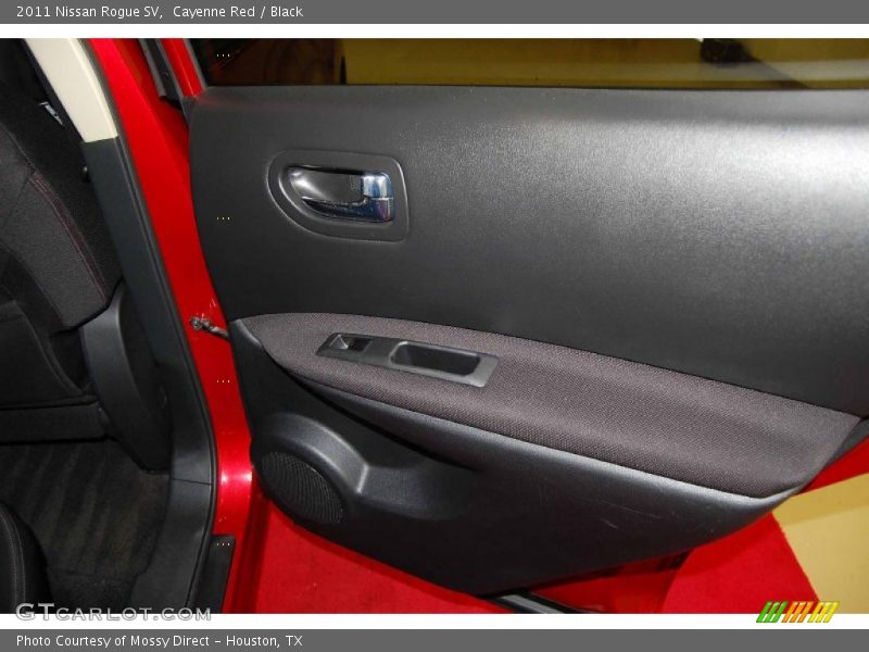 Cayenne Red / Black 2011 Nissan Rogue SV