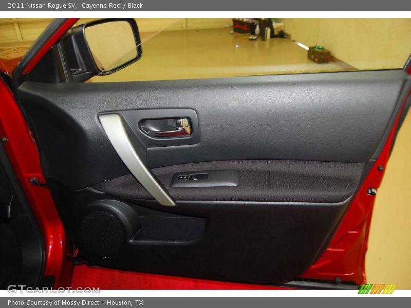 Cayenne Red / Black 2011 Nissan Rogue SV