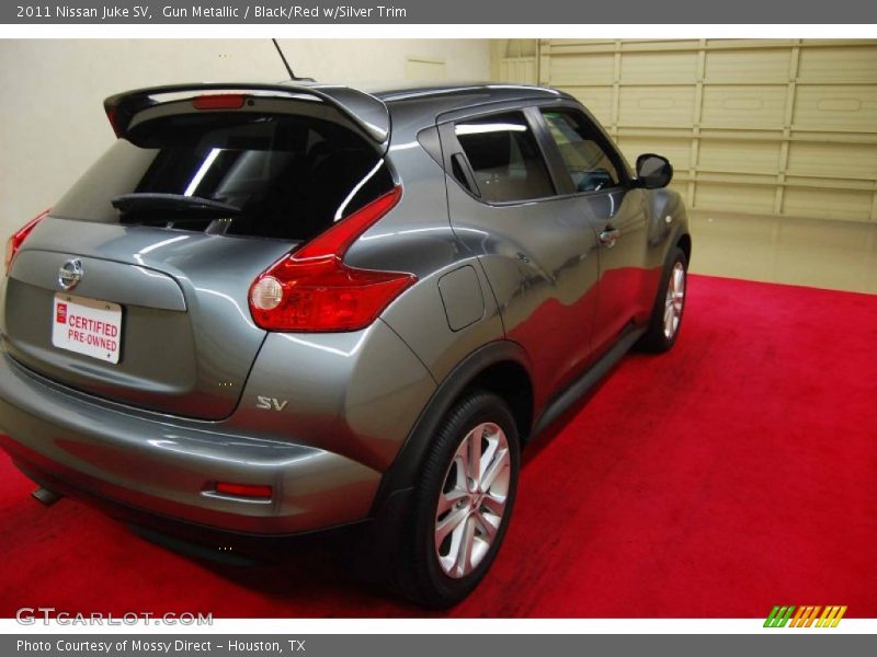 Gun Metallic / Black/Red w/Silver Trim 2011 Nissan Juke SV