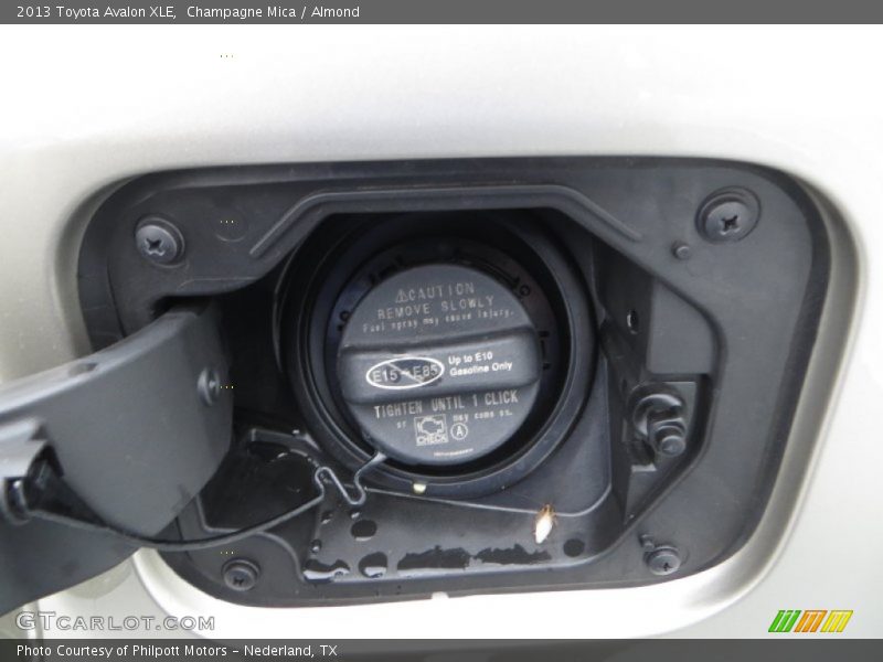 Champagne Mica / Almond 2013 Toyota Avalon XLE