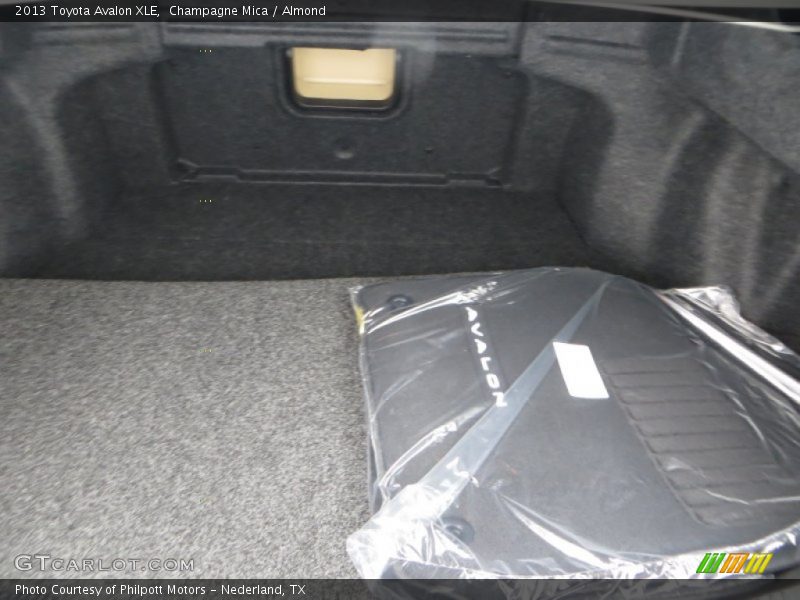 Champagne Mica / Almond 2013 Toyota Avalon XLE