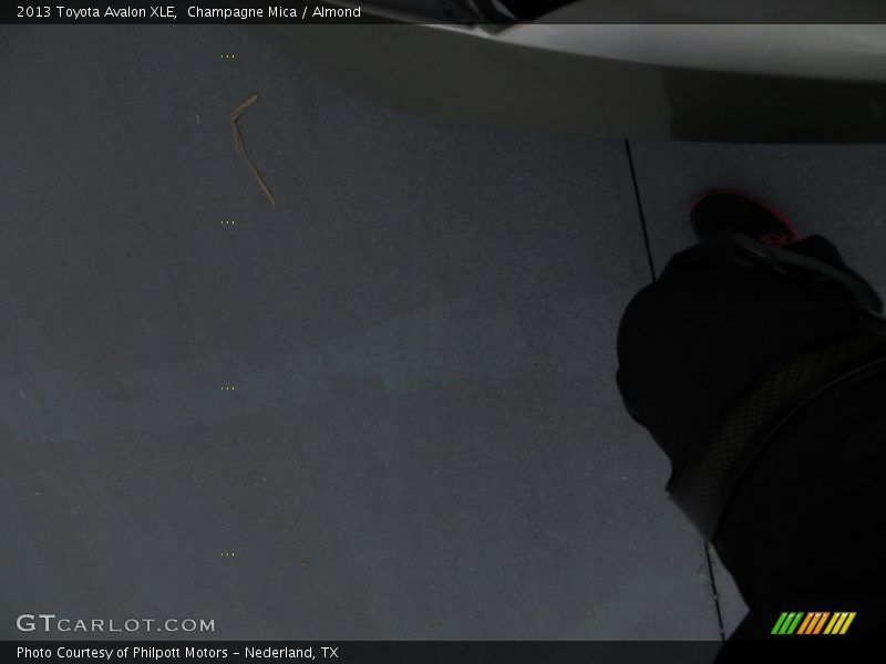 Champagne Mica / Almond 2013 Toyota Avalon XLE