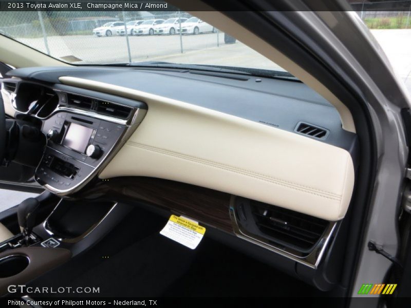 Champagne Mica / Almond 2013 Toyota Avalon XLE