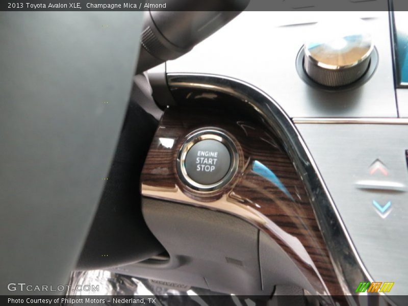 Champagne Mica / Almond 2013 Toyota Avalon XLE