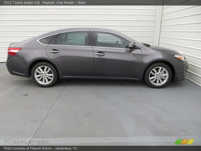 Magnetic Gray Metallic / Black 2013 Toyota Avalon XLE