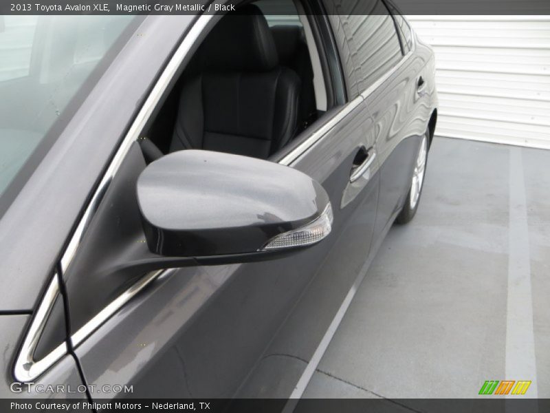 Magnetic Gray Metallic / Black 2013 Toyota Avalon XLE