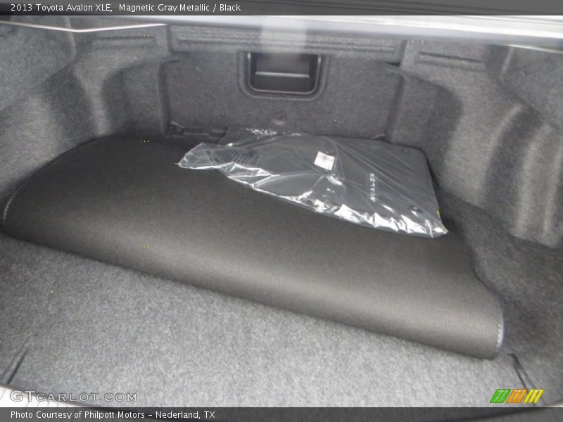 Magnetic Gray Metallic / Black 2013 Toyota Avalon XLE