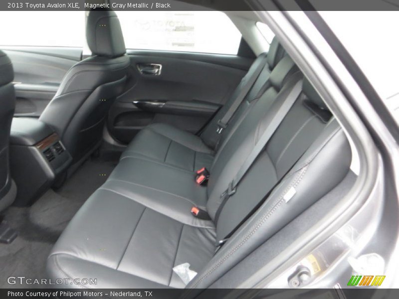 Magnetic Gray Metallic / Black 2013 Toyota Avalon XLE