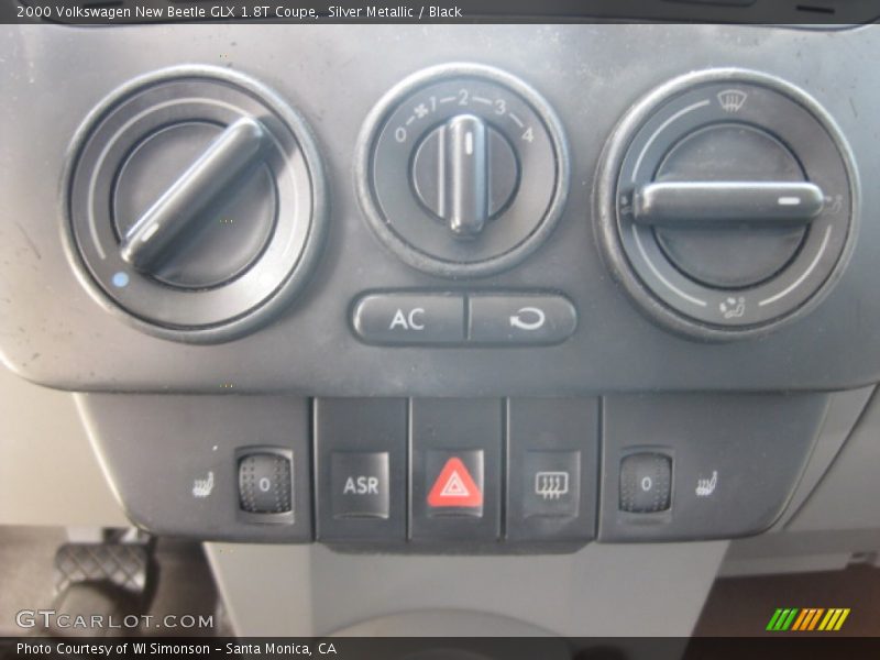 Silver Metallic / Black 2000 Volkswagen New Beetle GLX 1.8T Coupe
