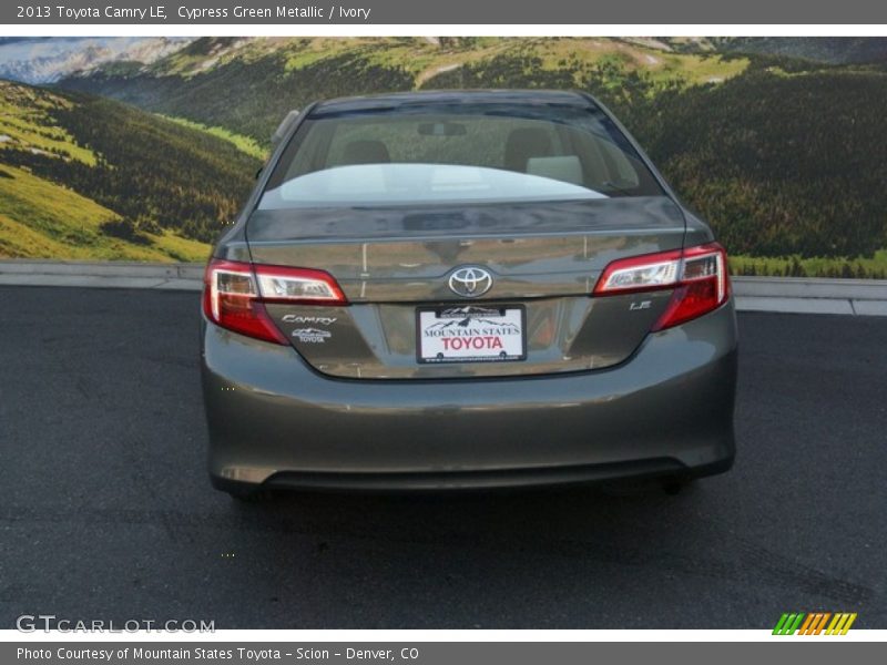 Cypress Green Metallic / Ivory 2013 Toyota Camry LE