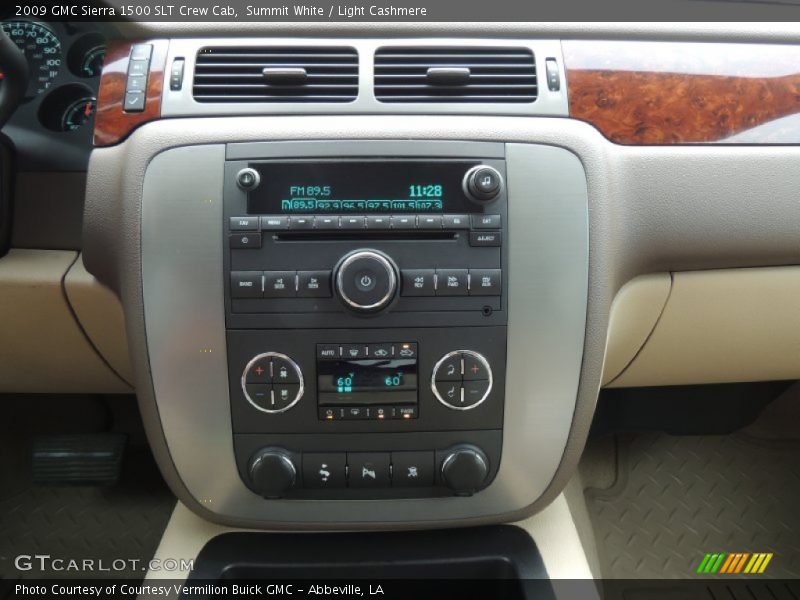 Controls of 2009 Sierra 1500 SLT Crew Cab