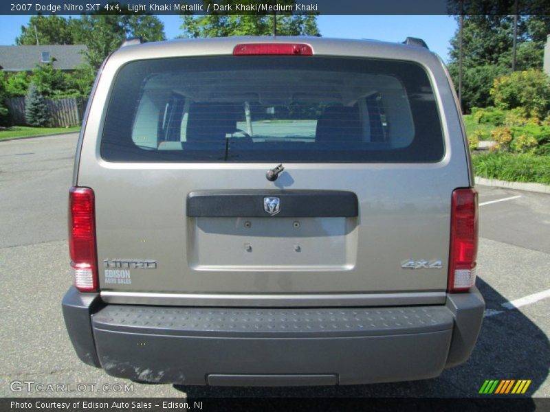 Light Khaki Metallic / Dark Khaki/Medium Khaki 2007 Dodge Nitro SXT 4x4