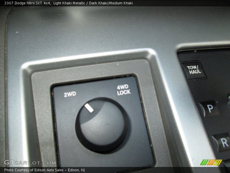 Light Khaki Metallic / Dark Khaki/Medium Khaki 2007 Dodge Nitro SXT 4x4