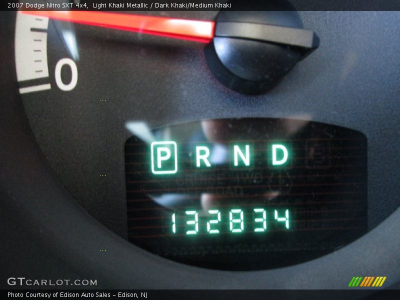 Light Khaki Metallic / Dark Khaki/Medium Khaki 2007 Dodge Nitro SXT 4x4