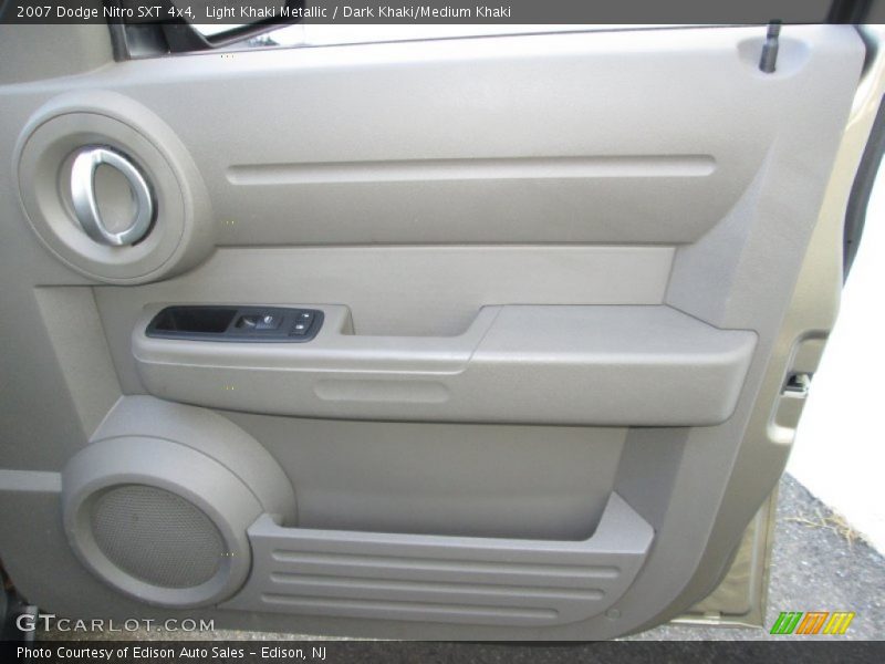 Light Khaki Metallic / Dark Khaki/Medium Khaki 2007 Dodge Nitro SXT 4x4