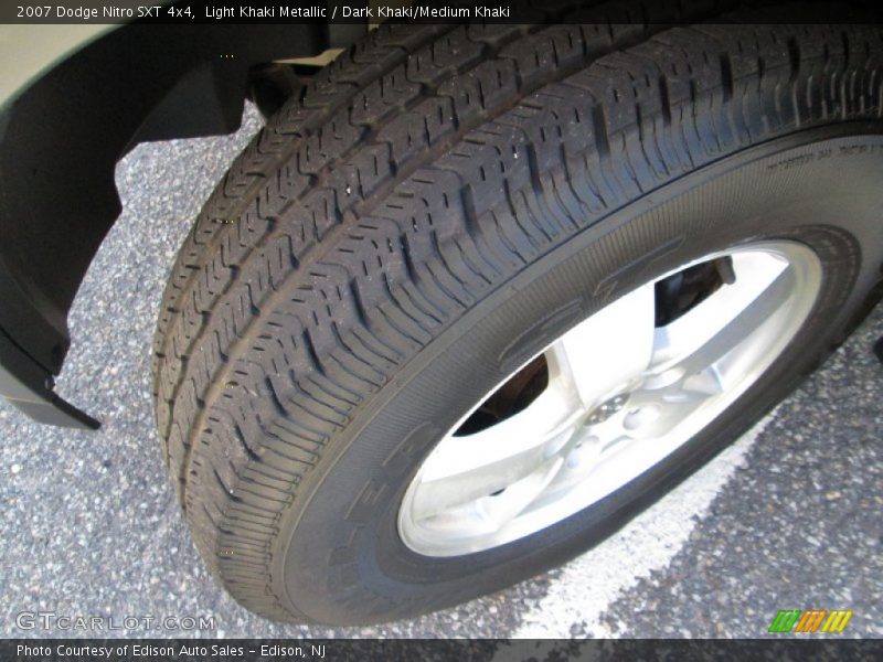 Light Khaki Metallic / Dark Khaki/Medium Khaki 2007 Dodge Nitro SXT 4x4