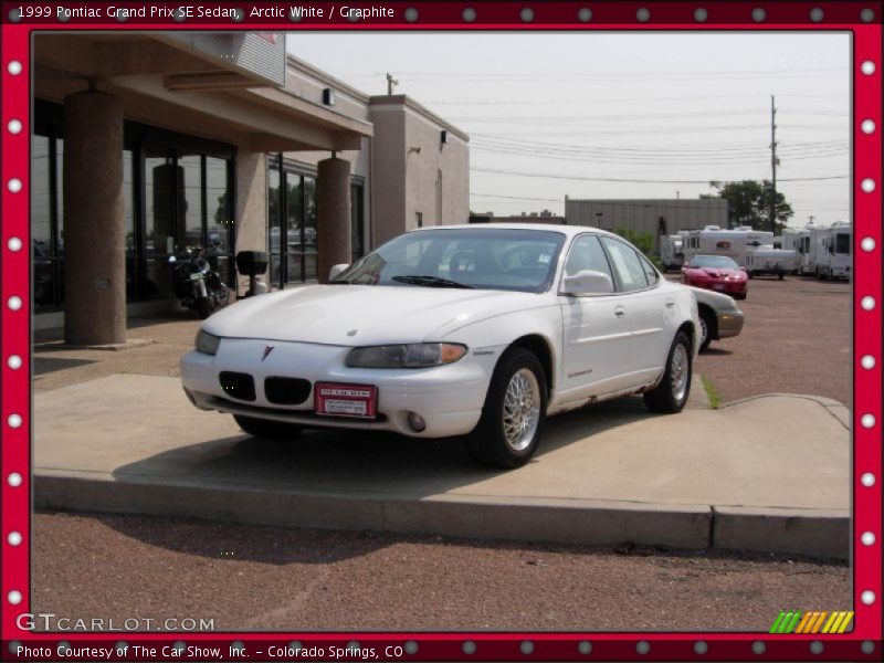 Arctic White / Graphite 1999 Pontiac Grand Prix SE Sedan