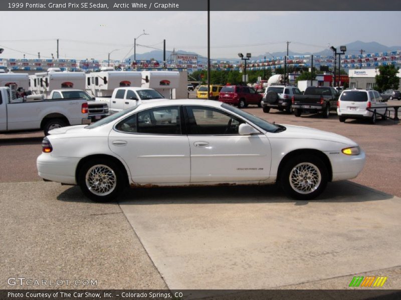 Arctic White / Graphite 1999 Pontiac Grand Prix SE Sedan