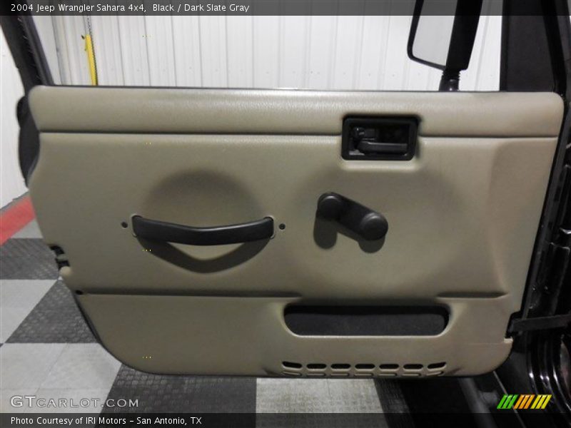Black / Dark Slate Gray 2004 Jeep Wrangler Sahara 4x4