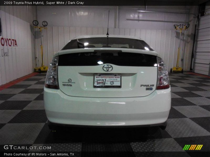 Super White / Dark Gray 2009 Toyota Prius Hybrid