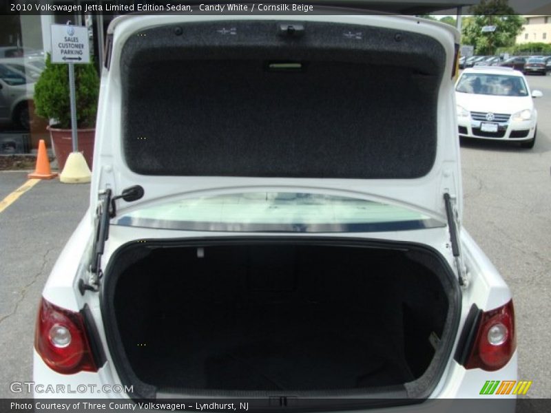 Candy White / Cornsilk Beige 2010 Volkswagen Jetta Limited Edition Sedan