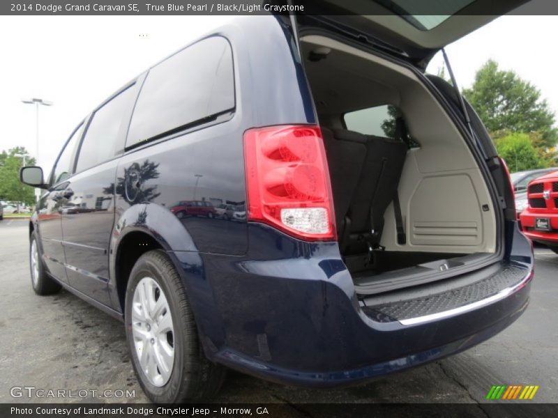 True Blue Pearl / Black/Light Graystone 2014 Dodge Grand Caravan SE