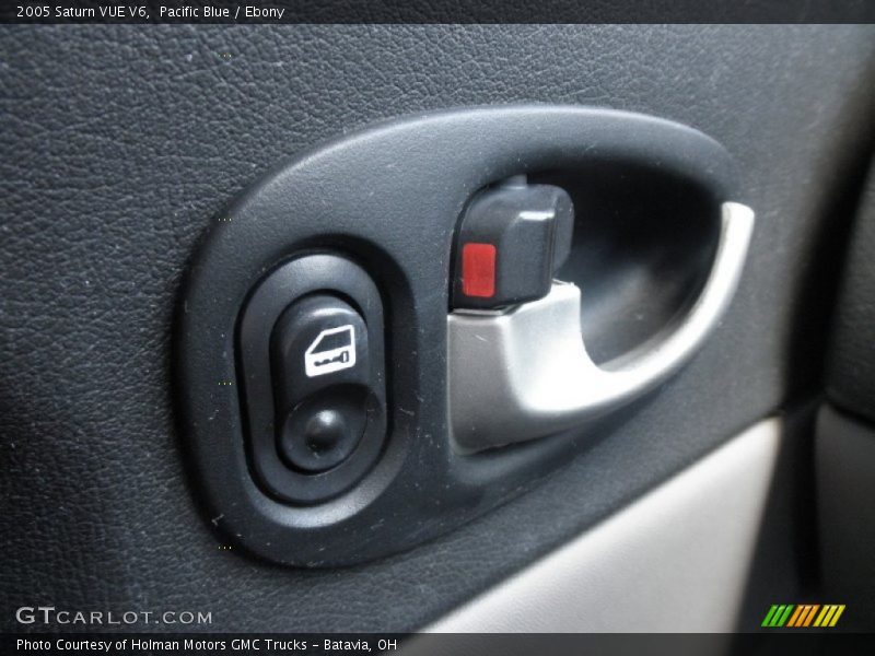 Pacific Blue / Ebony 2005 Saturn VUE V6
