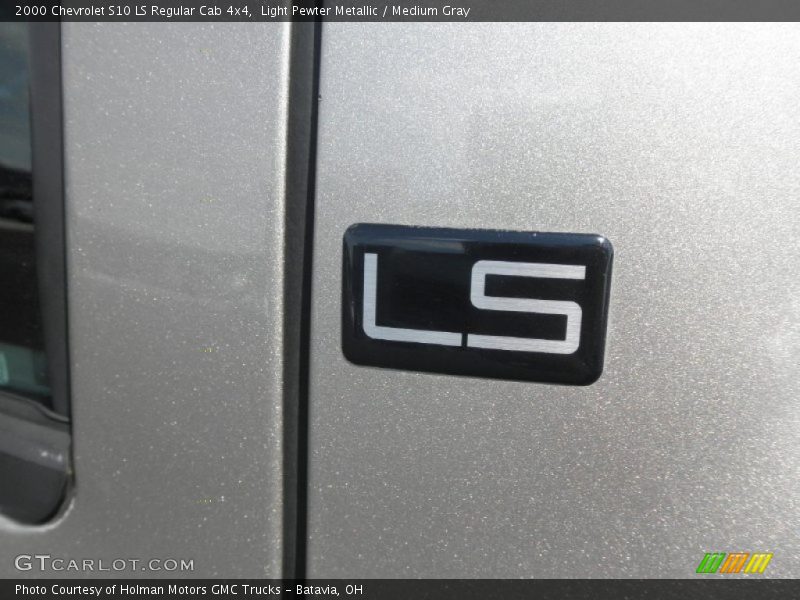 Light Pewter Metallic / Medium Gray 2000 Chevrolet S10 LS Regular Cab 4x4