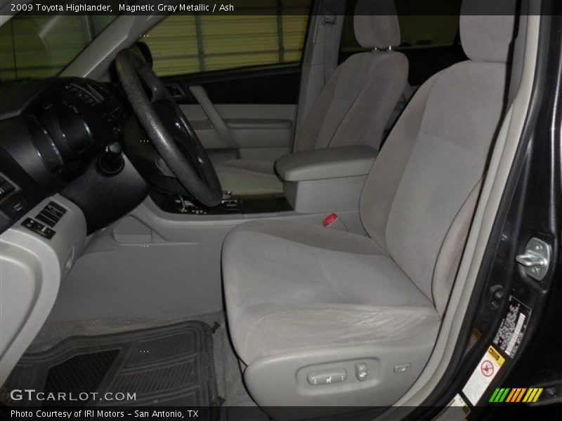 Magnetic Gray Metallic / Ash 2009 Toyota Highlander