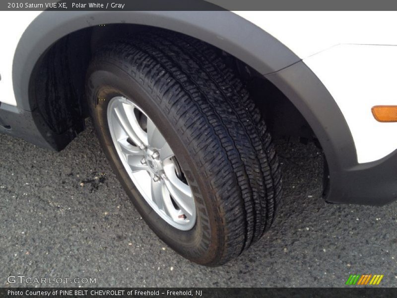 Polar White / Gray 2010 Saturn VUE XE