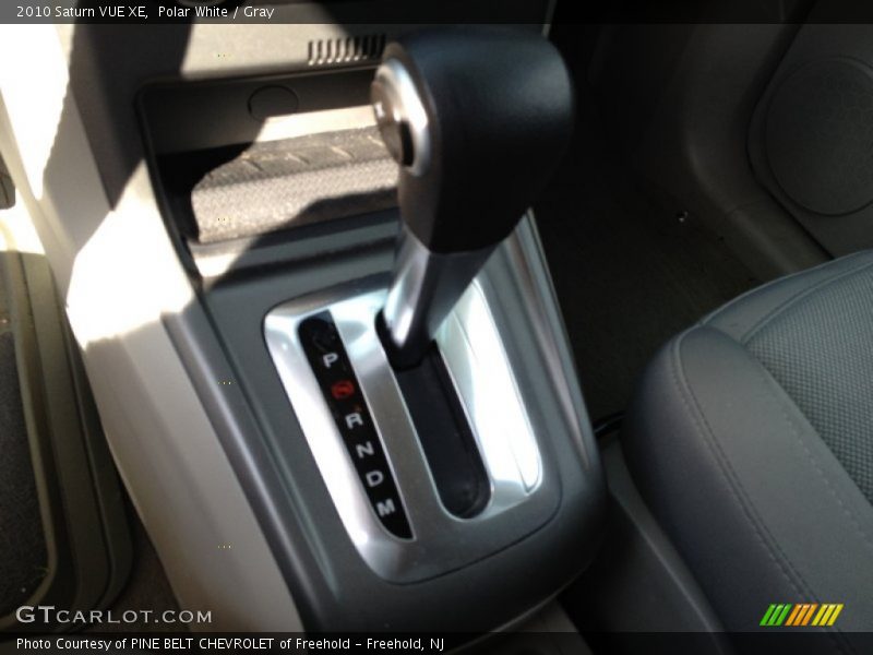 Polar White / Gray 2010 Saturn VUE XE