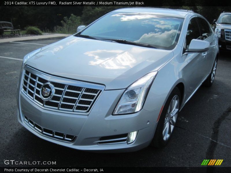Front 3/4 View of 2014 XTS Luxury FWD