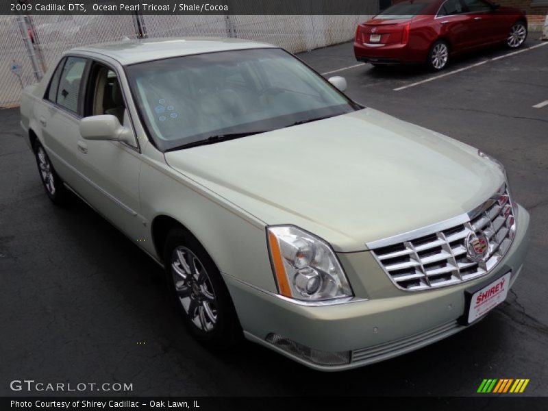 Ocean Pearl Tricoat / Shale/Cocoa 2009 Cadillac DTS