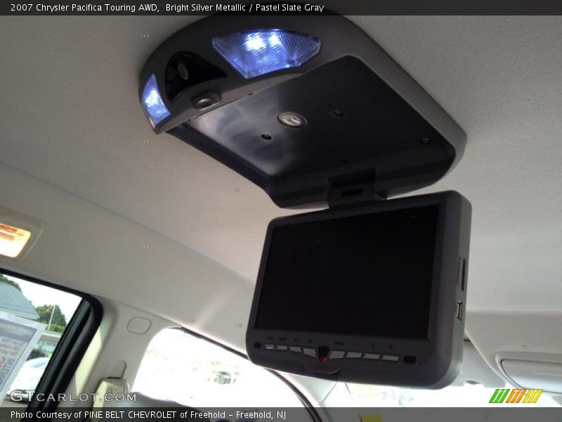 Bright Silver Metallic / Pastel Slate Gray 2007 Chrysler Pacifica Touring AWD