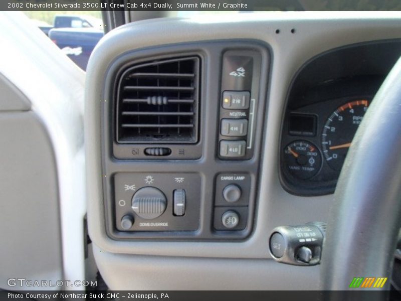 Controls of 2002 Silverado 3500 LT Crew Cab 4x4 Dually