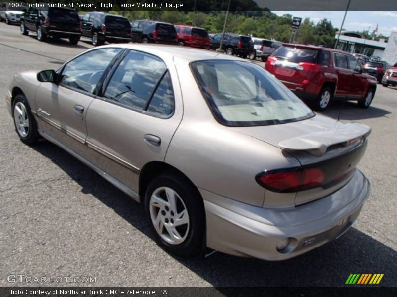 Light Taupe Metallic / Taupe 2002 Pontiac Sunfire SE Sedan