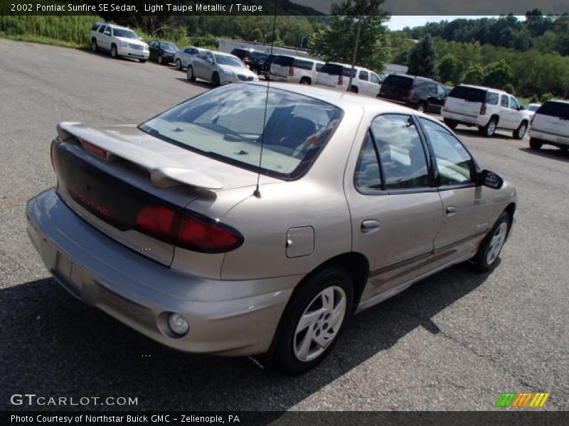 Light Taupe Metallic / Taupe 2002 Pontiac Sunfire SE Sedan