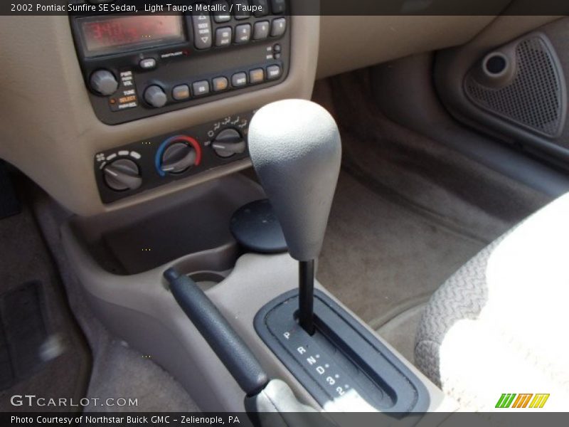 Light Taupe Metallic / Taupe 2002 Pontiac Sunfire SE Sedan