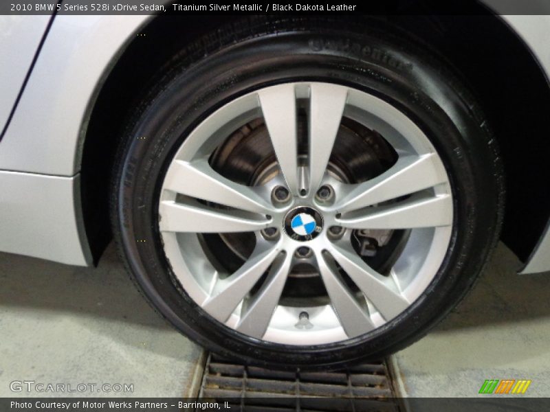 Titanium Silver Metallic / Black Dakota Leather 2010 BMW 5 Series 528i xDrive Sedan