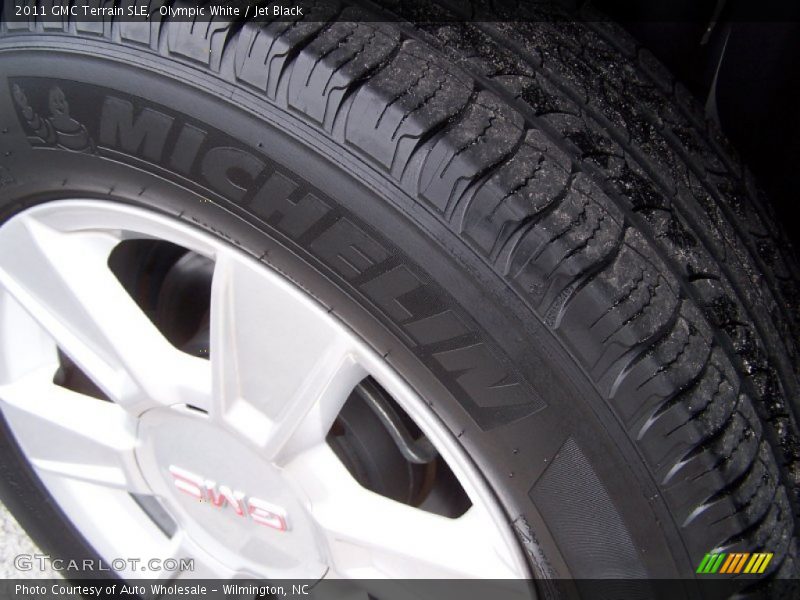 Olympic White / Jet Black 2011 GMC Terrain SLE