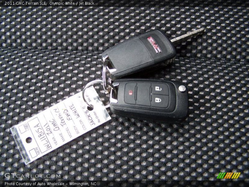 Olympic White / Jet Black 2011 GMC Terrain SLE