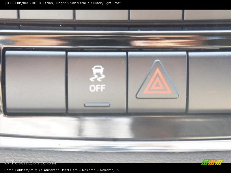 Bright Silver Metallic / Black/Light Frost 2012 Chrysler 200 LX Sedan