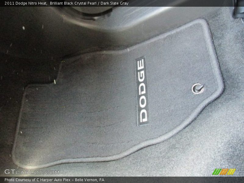 Brilliant Black Crystal Pearl / Dark Slate Gray 2011 Dodge Nitro Heat