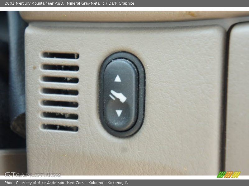 Mineral Grey Metallic / Dark Graphite 2002 Mercury Mountaineer AWD