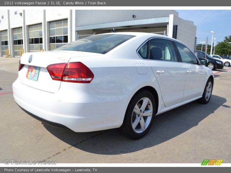 Candy White / Titan Black 2013 Volkswagen Passat 2.5L SE
