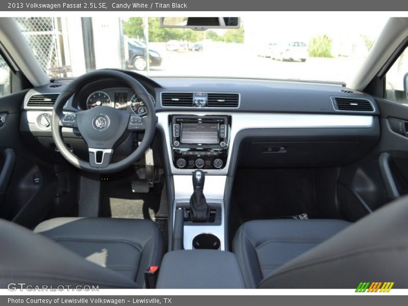 Candy White / Titan Black 2013 Volkswagen Passat 2.5L SE