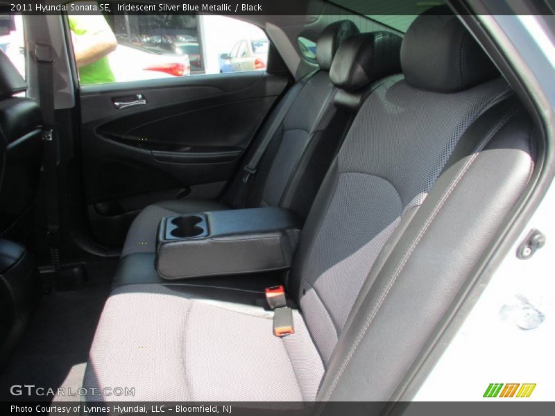 Iridescent Silver Blue Metallic / Black 2011 Hyundai Sonata SE