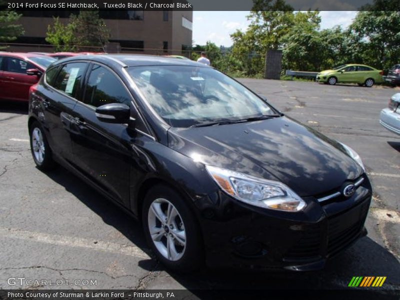 Tuxedo Black / Charcoal Black 2014 Ford Focus SE Hatchback