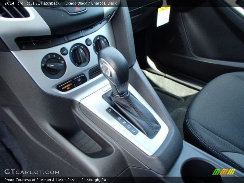 Tuxedo Black / Charcoal Black 2014 Ford Focus SE Hatchback